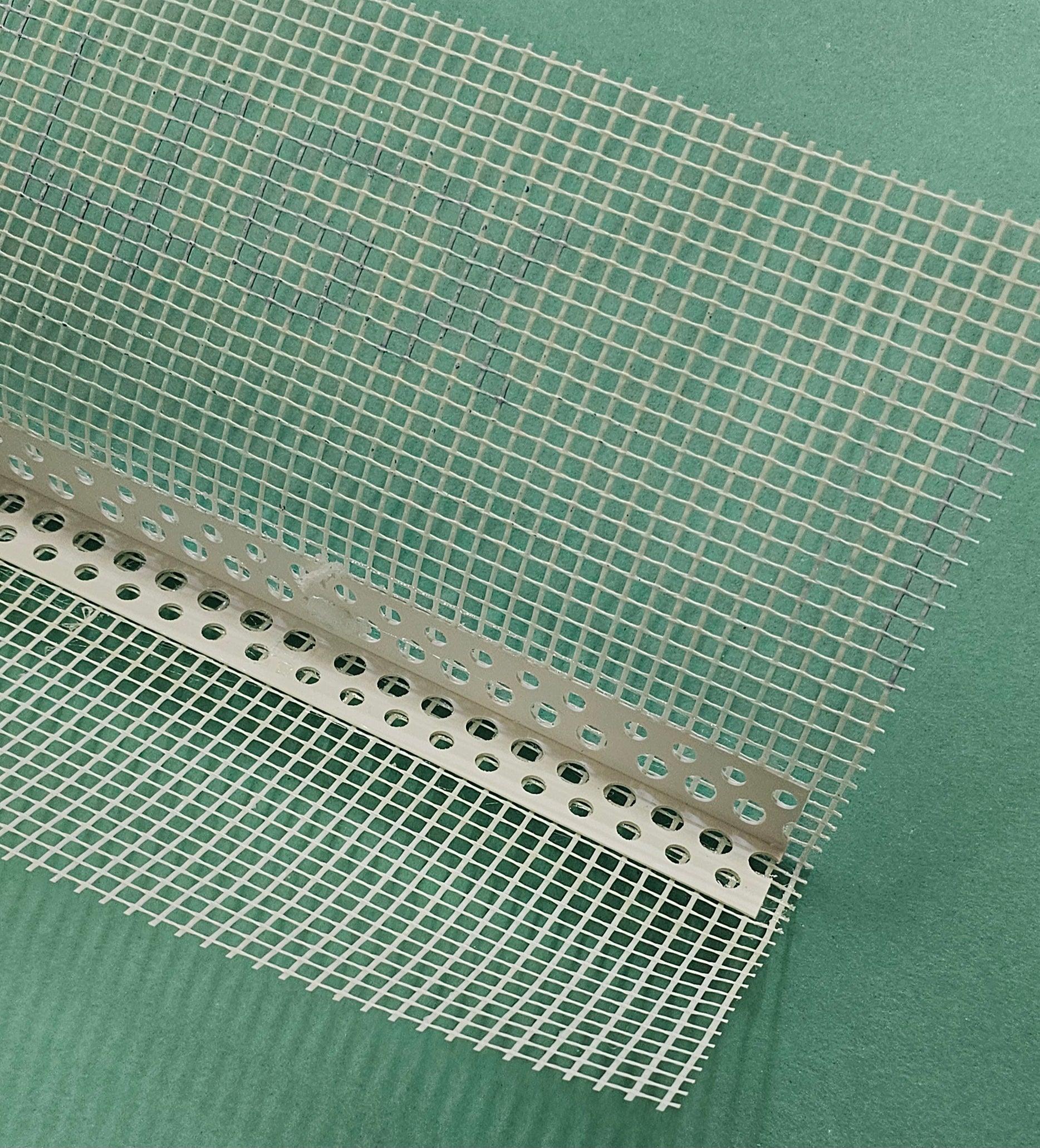 Hoekprofiel met gaas 10 x 15 mm, lengte 2,5 meter